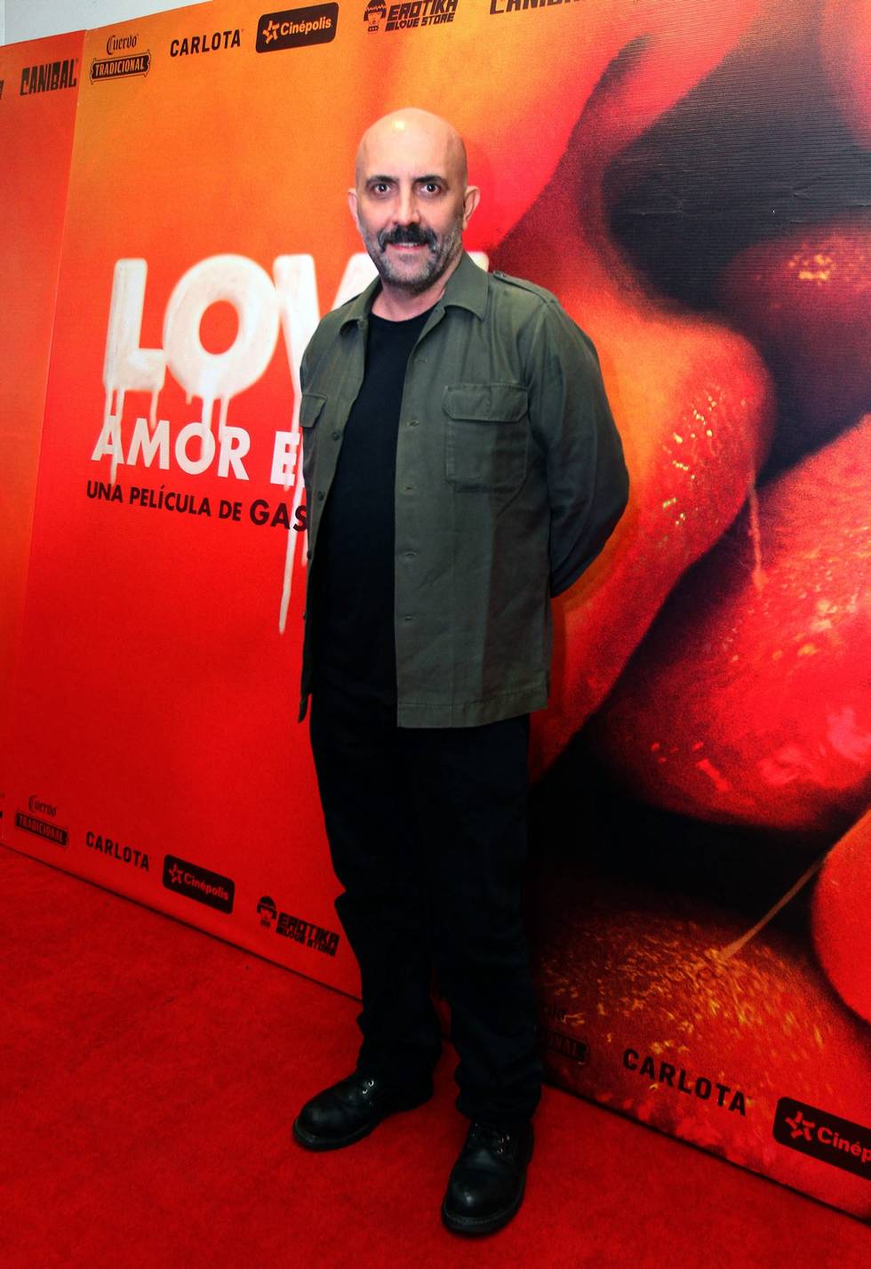 ALFOMBRA ROJA "LOVE AMOR EN 3D" ALFOMBRA ROJA "LOVE AMOR EN 3D"
